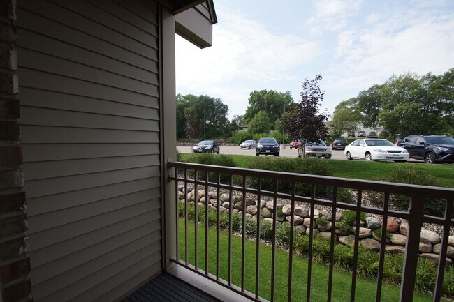 Building Photo - Fully Renovated Appaloosa Suite