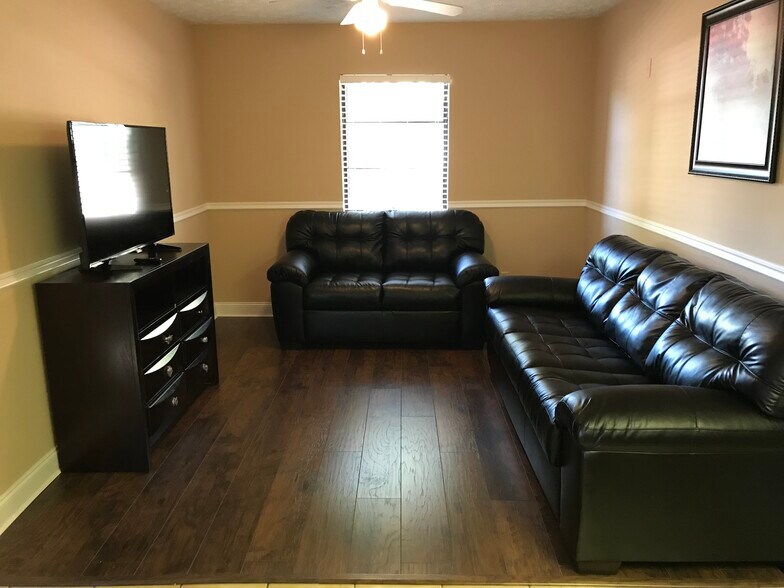 Building Photo - 2633 Pursell Cir