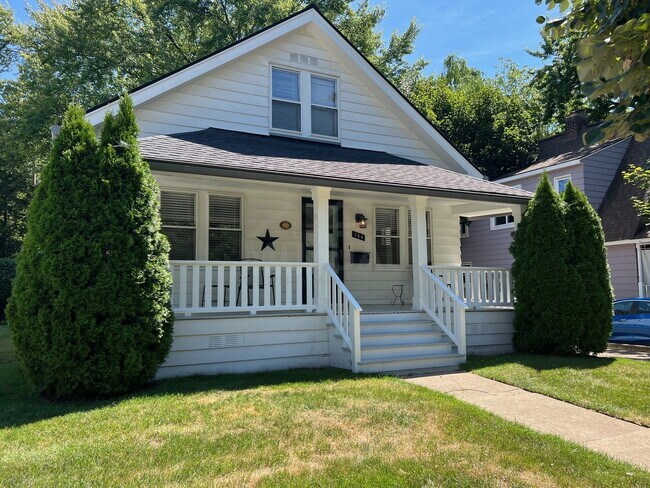 Building Photo - 134 Highland Ave