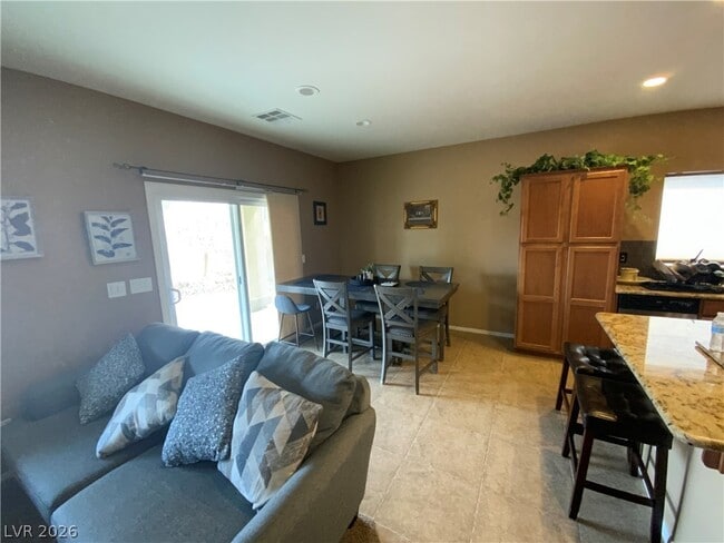 Building Photo - 4936 Semifonte Dr