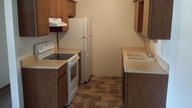 Building Photo - 2235 Sylvan Way