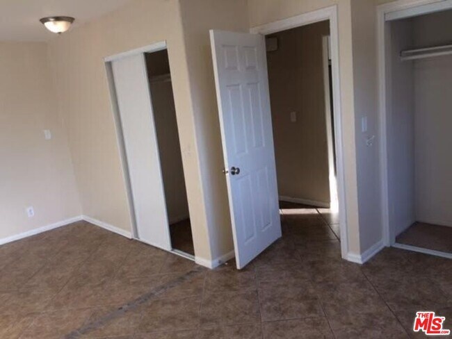 Building Photo - 42753 Blue Hills Dr