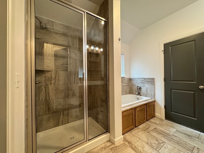 Building Photo - Beautiful 3 Bedroom Home in Azalea Farms in Noble