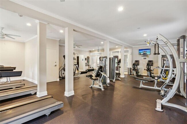 Building Photo - 27301 Plantation Dr NE