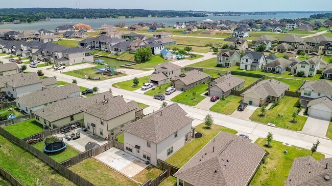 Building Photo - 11072 N Lake Mist Ln