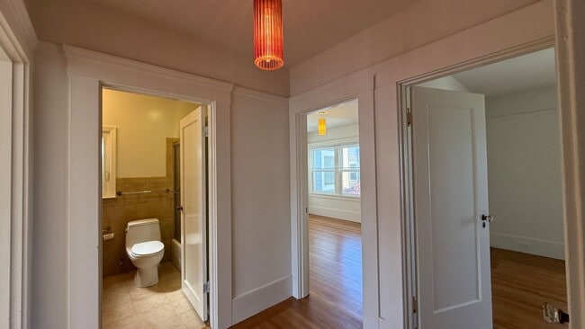 Building Photo - DREAM HOME! Spacious 3 BR + Sunroom/ 1.5 BA  in the Richmond area- AMSI