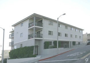 Building Photo - President Apts