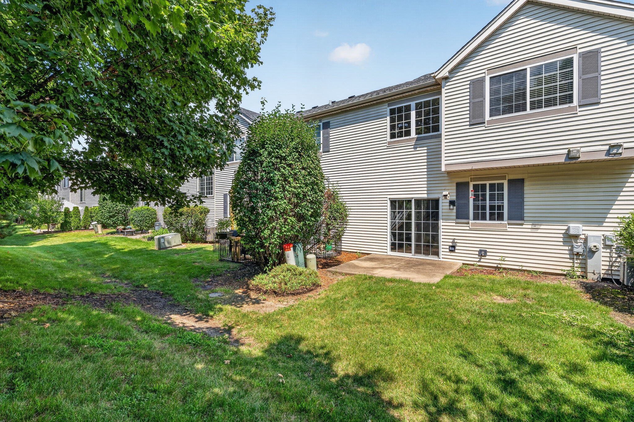 Building Photo - 1109 Clover Dr