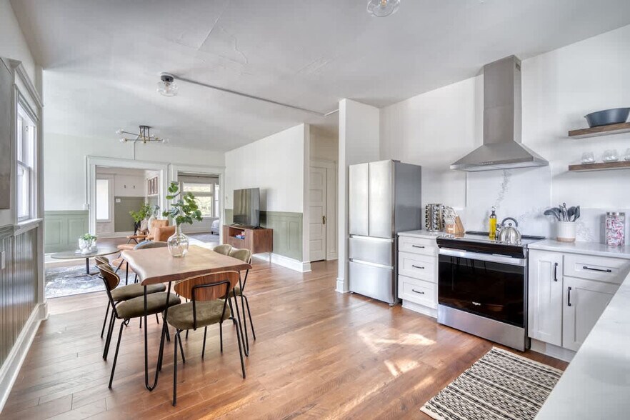 Building Photo - 1036 SE 12th Ave