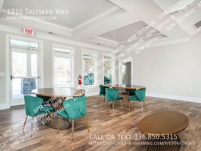 Building Photo - Must See - Modern Townhouse with Luxurious...