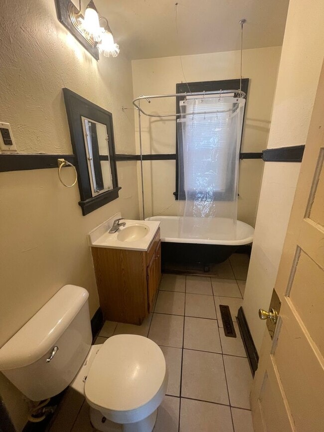 Building Photo - **First month rent half off**