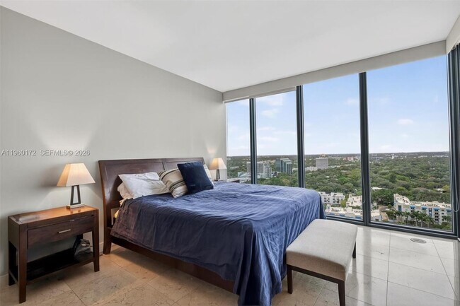 Building Photo - 601 NE 36th St