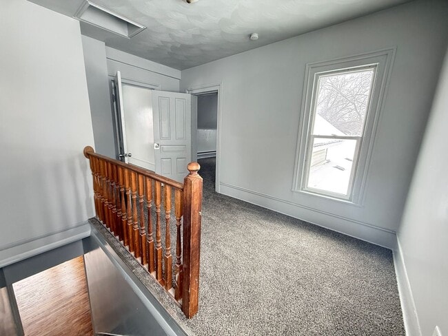 Building Photo - 107 Sager Rd