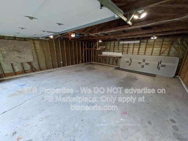 Building Photo - 306 Parkview Dr