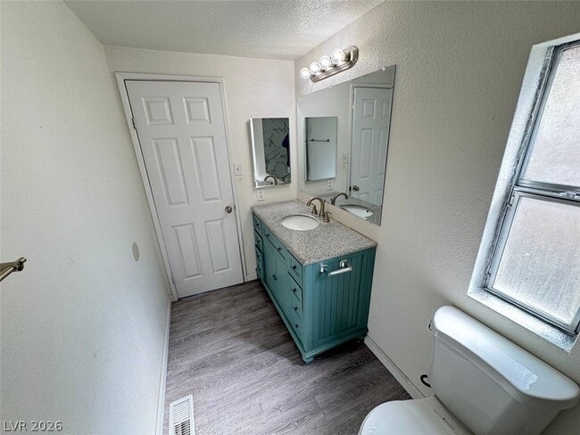 Building Photo - 4905 Fuentes Cir