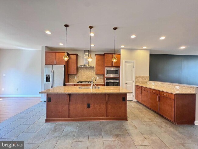 Building Photo - 20649 Duxbury Terrace
