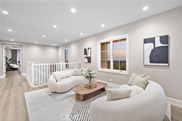 Building Photo - 168 Bellini