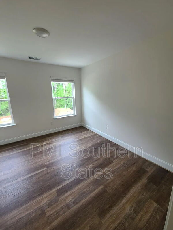 Building Photo - 305 Clarus Crk Wy