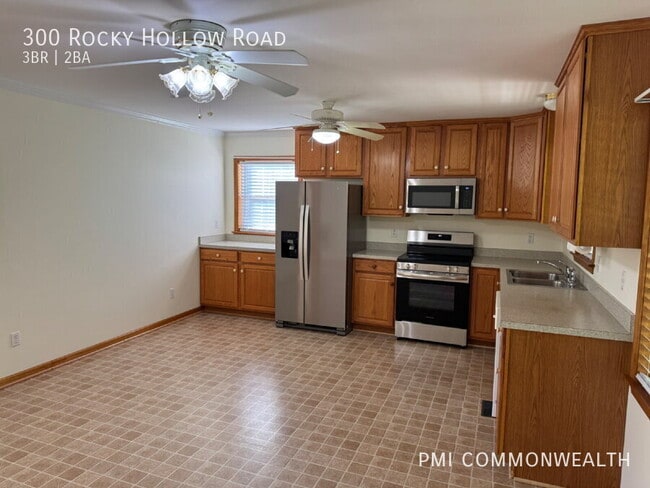 Building Photo - 300 Rocky Hollow Rd