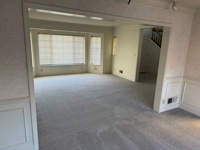 Building Photo - 1118 Palo Alto Way