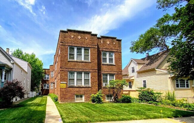 Primary Photo - 4752 N Lotus Ave