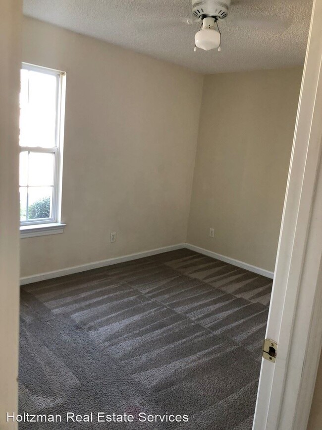 Building Photo - 65 Twin Oaks