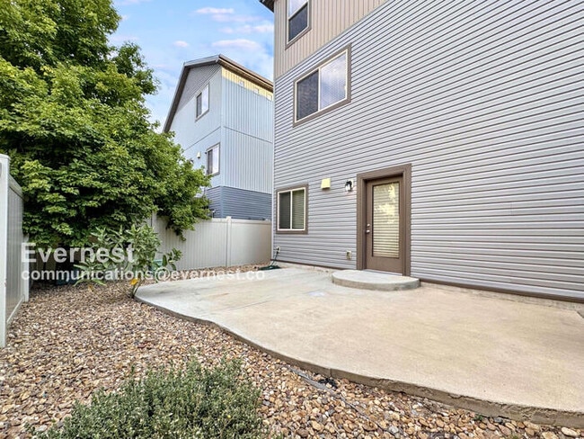 Building Photo - 4876 Halifax Ct