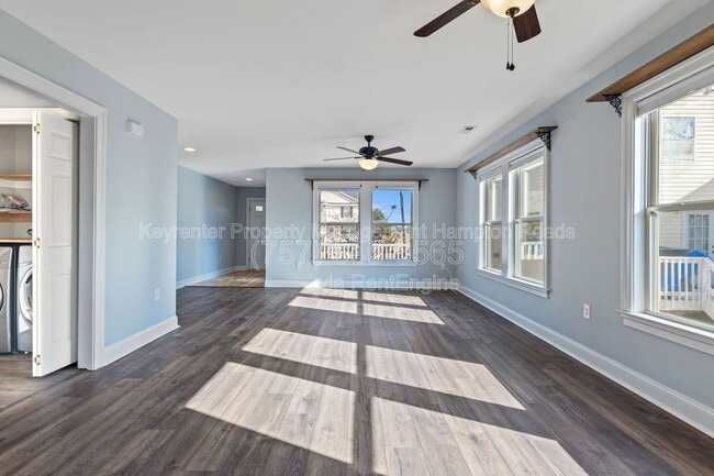 Building Photo - 9515 15th Bay St