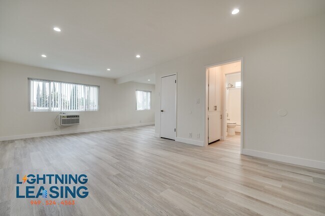 Building Photo - 20434 Cohasset St