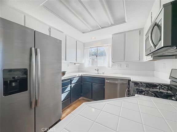 Building Photo - 141 Timbre