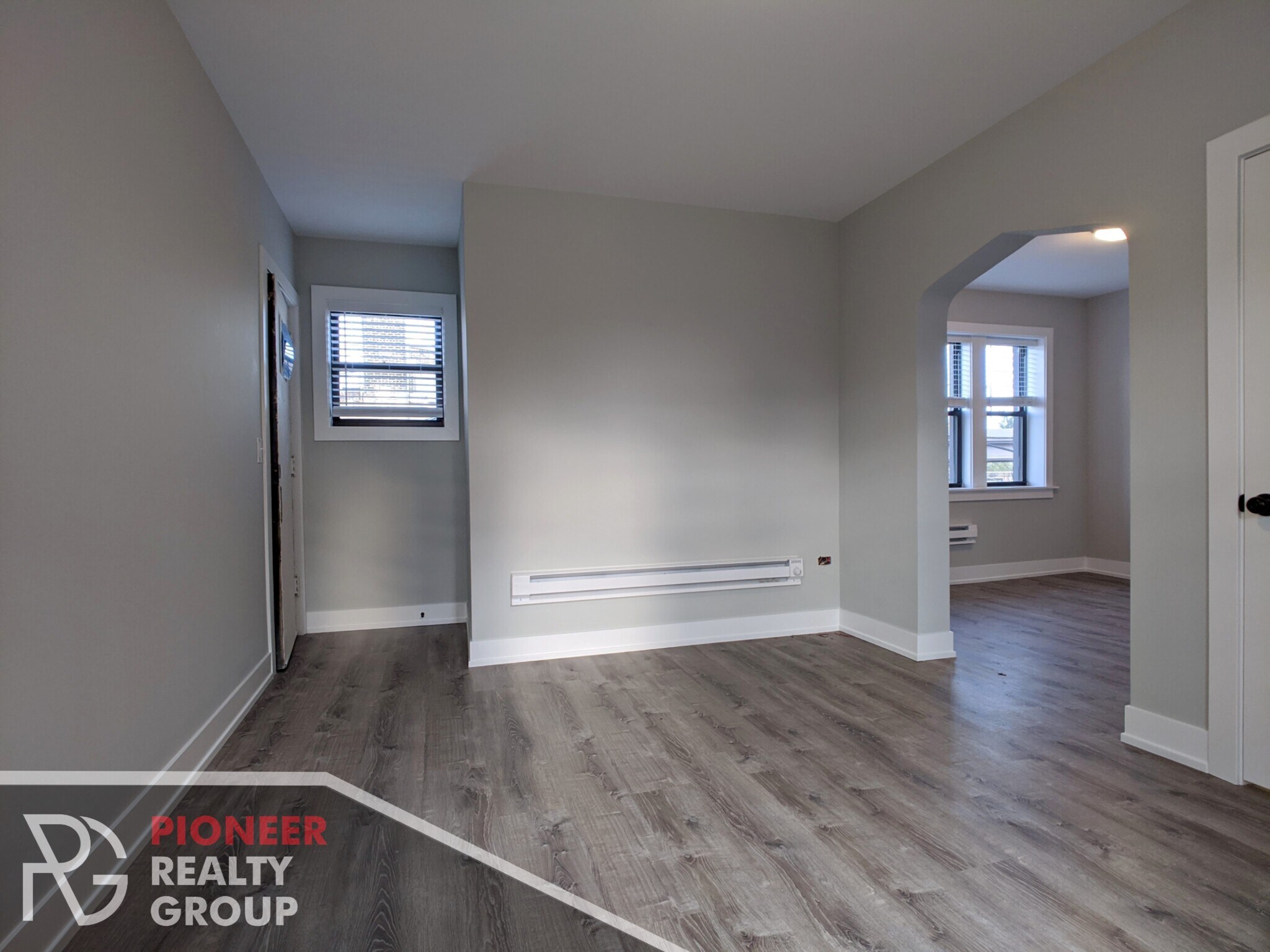 Building Photo - 4417 N Wolcott Ave