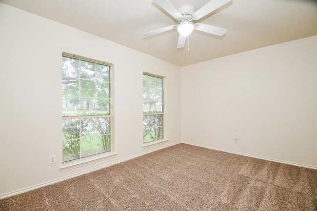 Building Photo - 3207 Brook Arbor Ln