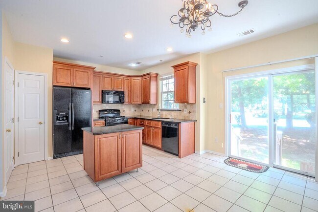 Building Photo - 1311 Blossom Cir