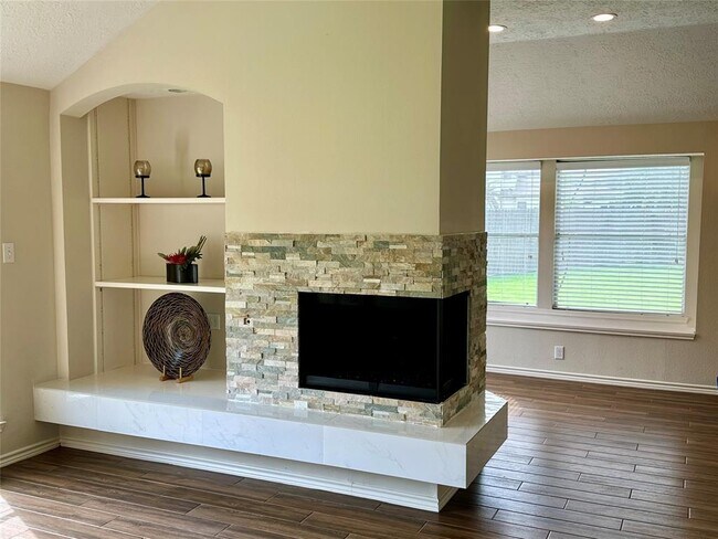 Building Photo - 5035 Chappel Hill Dr