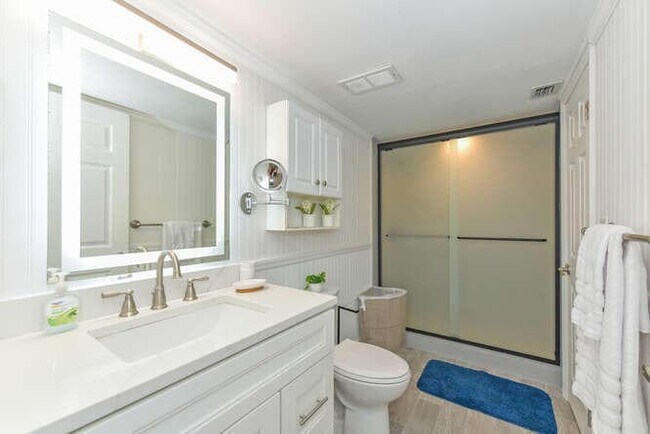 Building Photo - 353 S US Hwy 1