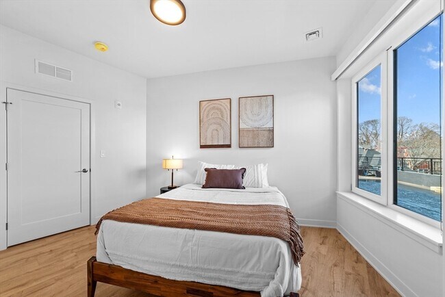 Building Photo - 500 Talbot Ave