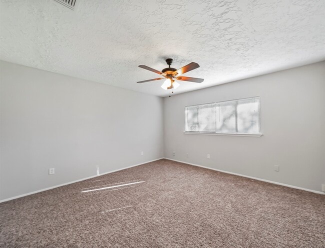 Building Photo - 21730 Castlemont Ln