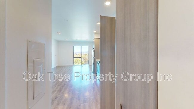 Building Photo - 532 Union St