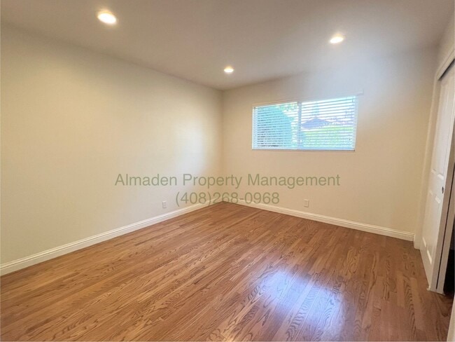 Building Photo - Must See Beautifully Renovated 3BR/2BA Sin...
