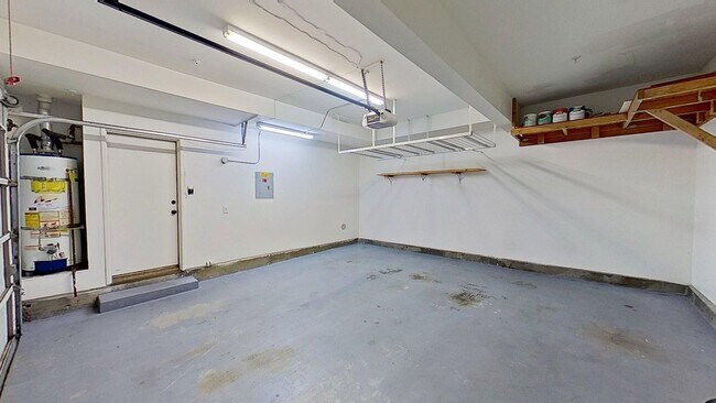 Building Photo - 1 Breakers Ln