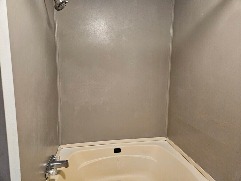 Building Photo - 38 Lynnwood Cir