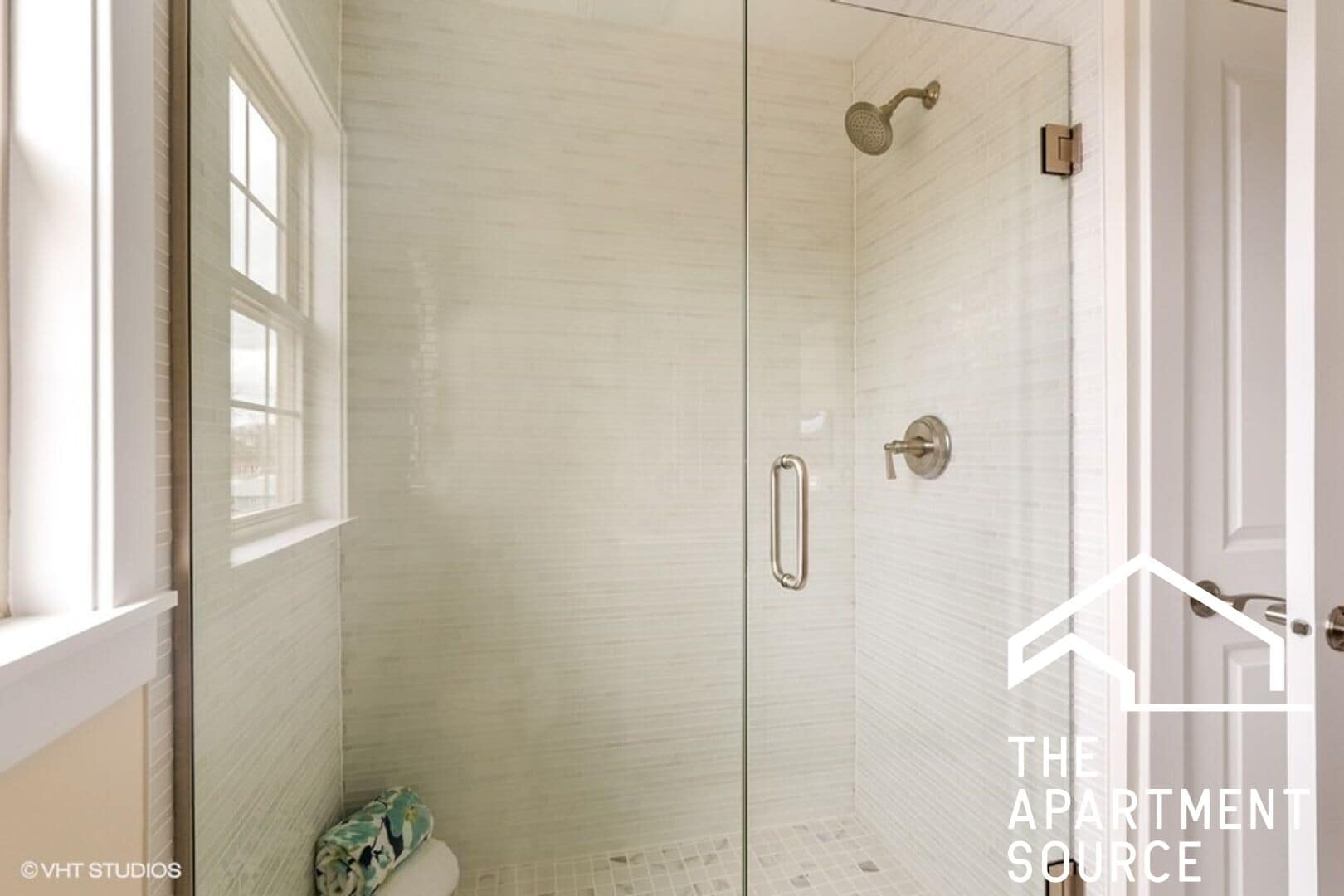 Building Photo - 664 Elm St