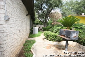 Building Photo - 315 Hillcrest Dr