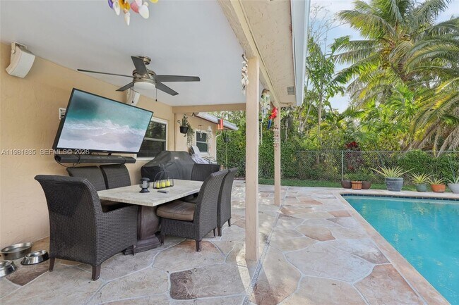 Building Photo - 11573 NW 39th Pl