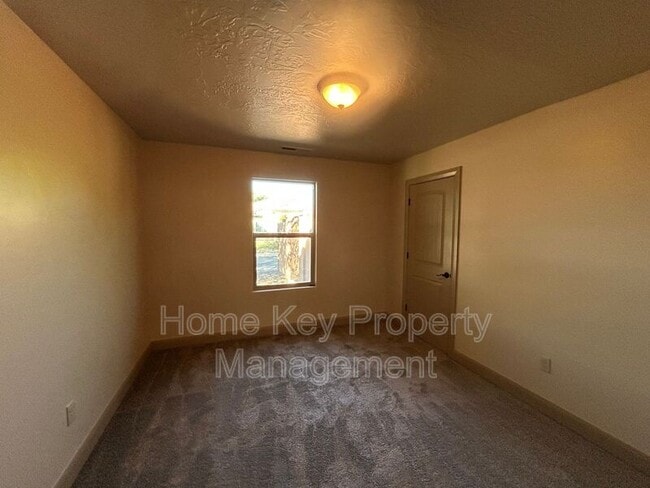Building Photo - 157 E Foothill Dr