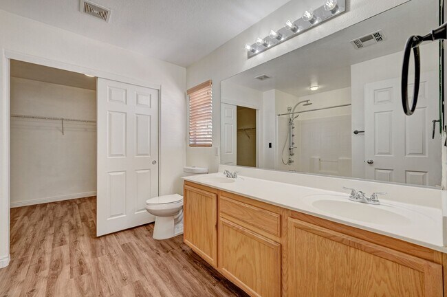 Building Photo - Fully Remodeled 3 Bed/ 2.5 Bath Home For Rent