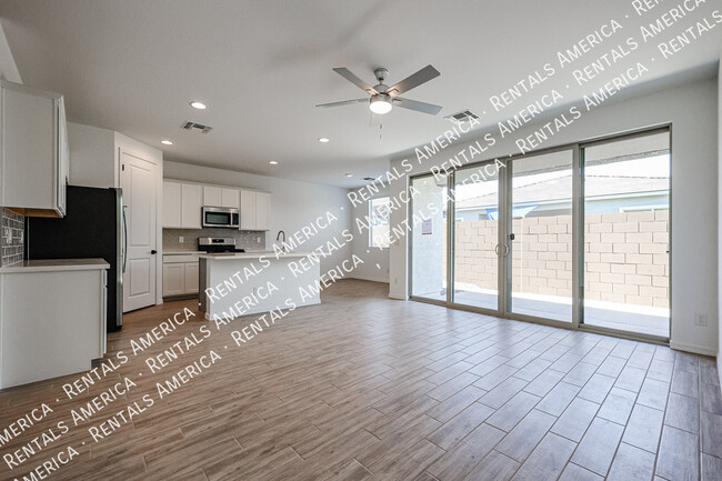 Building Photo - 4841 S Carver-