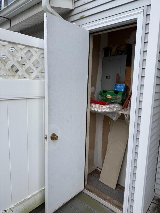 Building Photo - 1902 Bayley Ct