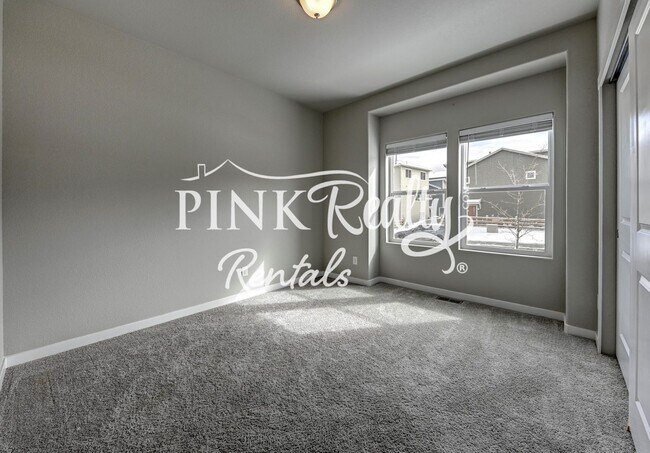 Building Photo - 1407 Grand Overlook St