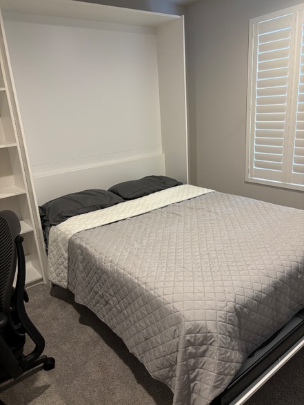 Building Photo - 10610 21st St SE